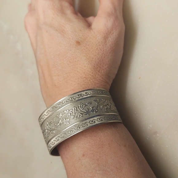 Fashion Jewelry Jewelry - BOGO! Silver Tone Scroll Stamped Cuff Bracelet